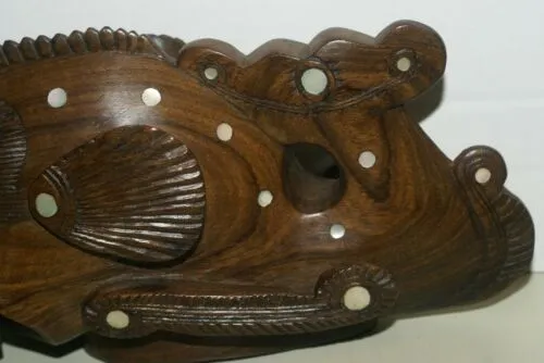 Rare South Pacific tribal Art Trobriand Mother Of Pearl Hand Carved Wd Fish 1A12